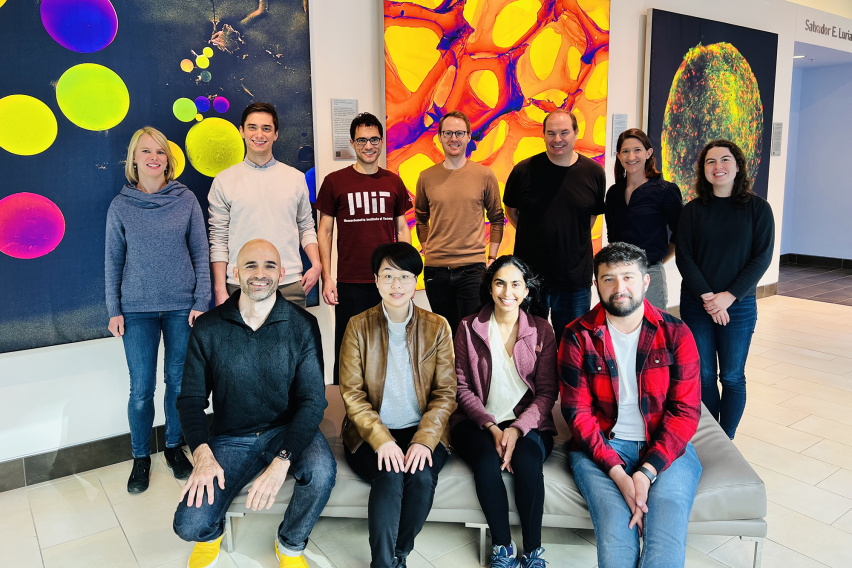 Group photo of Convergence Scholars in the KI Galleries